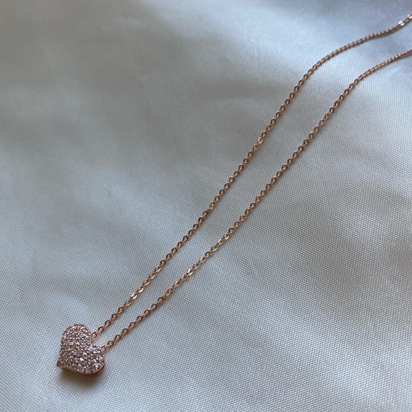 Elegant Heart Pendant Necklace with Sparkling Crystals – Perfect Gift - Picture 11 of 15